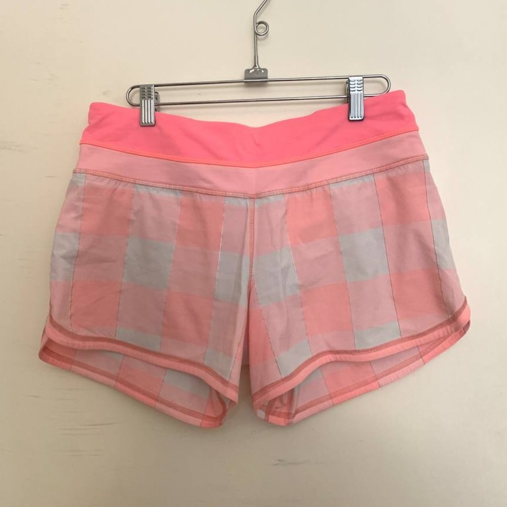 Lululemon Groovy Run Shorts  Gingham Bleached Coral / Pop Orange size 6
